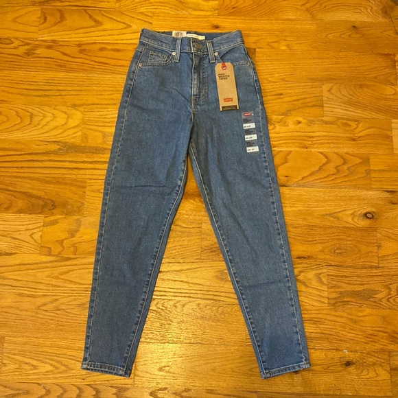 NWT Levi’s High Waisted Tapered Jeans in FYI in Size 23 x 27 - Picture 4 of 16